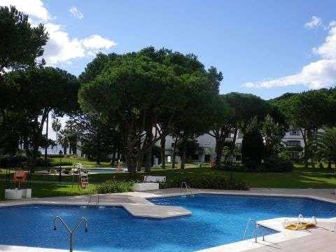 3 quarto Apartamento para venda em Puerto Banus com piscina - 1 200 000 € (Ref: 9725368)