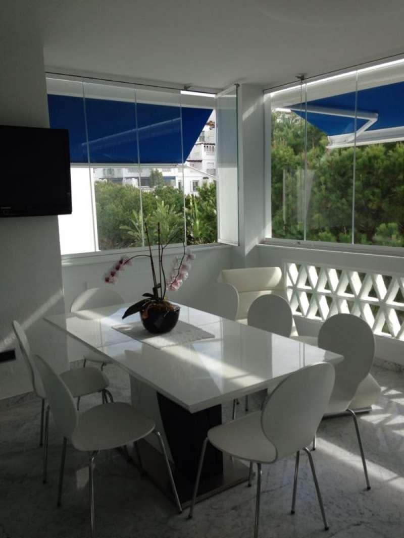 3 quarto Apartamento para venda em Puerto Banus com piscina - 1 200 000 € (Ref: 9725368)