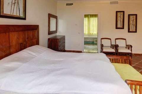 3 quarto Casa em Banda para venda em Casares com piscina garagem - 850 000 € (Ref: 9725369)