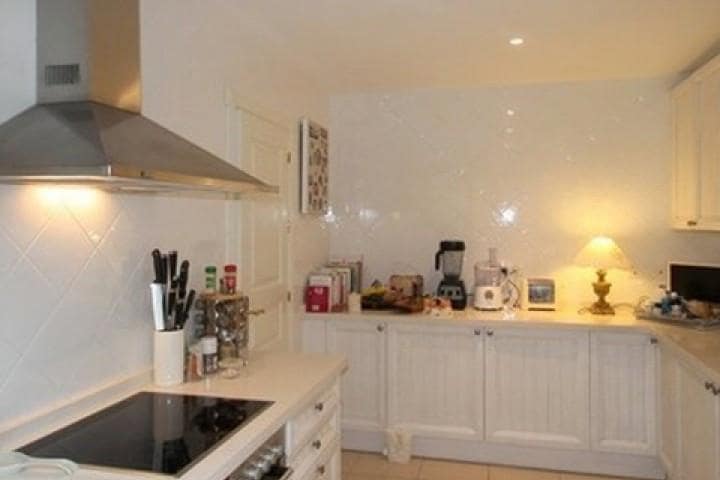 3 chambre Maison de Ville à vendre à Estepona avec piscine garage - 435 000 € (Ref: 9725371)