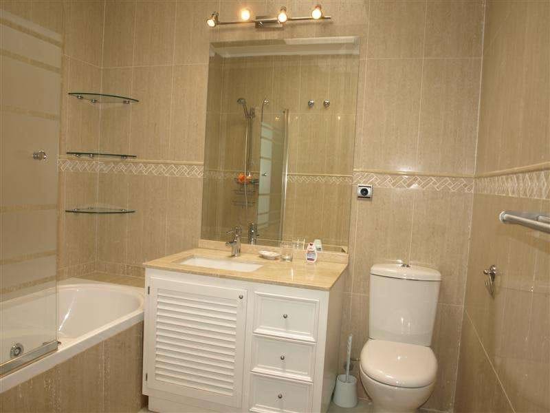 4 bedroom Townhouse for sale in Marbella with pool - € 899,000 (Ref: 9725375)