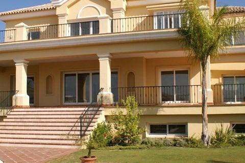 7 soverom Villa til salgs i Marbella med svømmebasseng garasje - € 2 250 000 (Ref: 9725378)