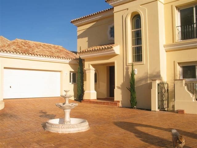 7 soverom Villa til salgs i Marbella med svømmebasseng garasje - € 2 250 000 (Ref: 9725378)