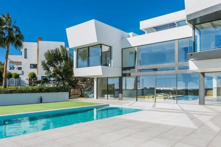 5 soverom Villa til salgs i Marbella med svømmebasseng garasje - € 3 300 000 (Ref: 9725382)