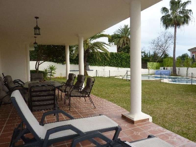 5 soveværelse Villa til salg i Marbella med swimmingpool garage - € 1.495.000 (Ref: 9725397)