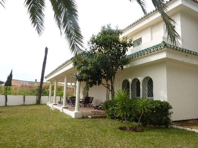 5 soveværelse Villa til salg i Marbella med swimmingpool garage - € 1.495.000 (Ref: 9725397)