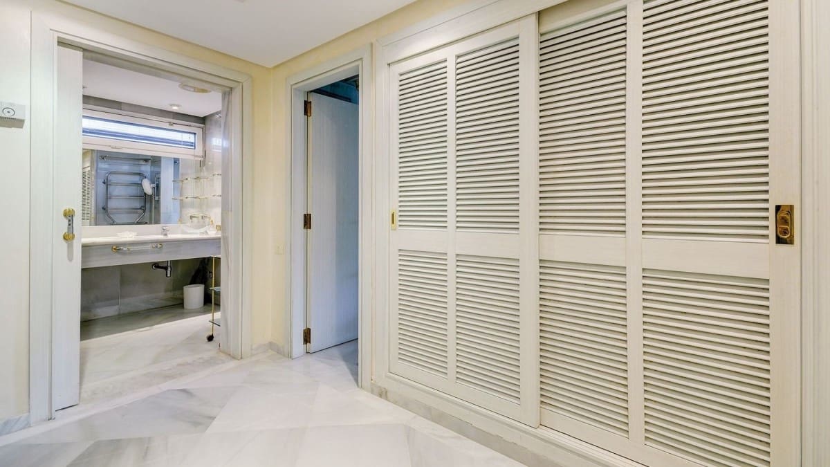 5 Zimmer Apartment zu verkaufen in Marbella mit Pool Garage - 2.495.000 € (Ref: 9725398)