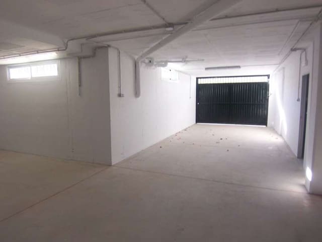 4 Zimmer Villa zu verkaufen in Marbella mit Pool - 1.200.000 € (Ref: 9725402)