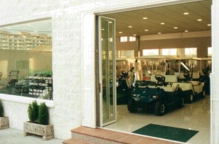 Commerciale in vendita in Nueva Andalucia con piscina - 975.000 € (Rif: 9725403)