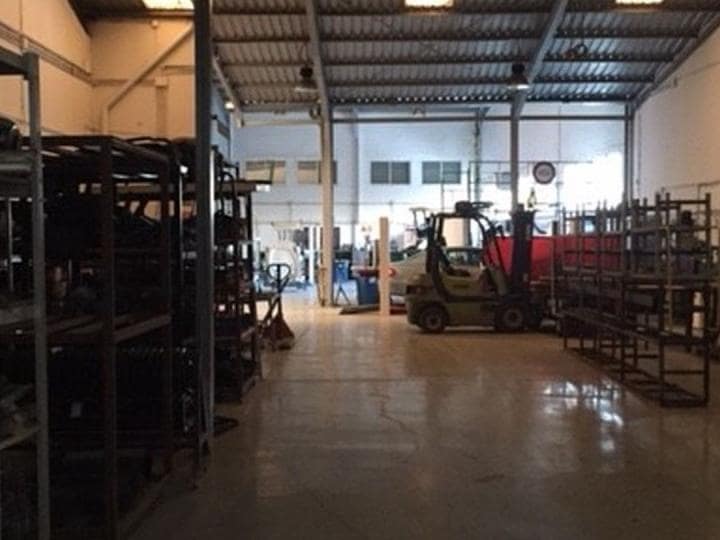 Commerciale in vendita in Nueva Andalucia con piscina - 975.000 € (Rif: 9725403)