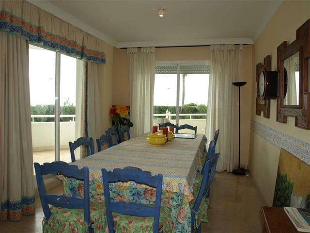 2 chambre Appartement à vendre à Puerto Banus, Marbella avec piscine garage - 1 200 000 € (Ref: 9725407)