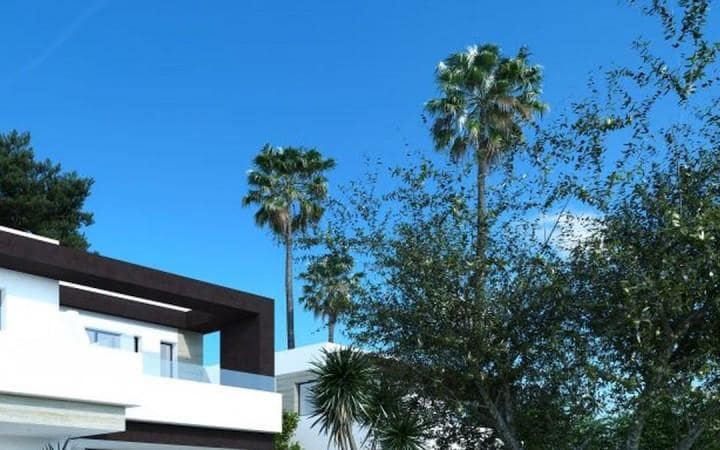 4 makuuhuone Huvila myytävänä paikassa Marbella mukana uima-altaan 
autotalli - 389 000 € (Ref: 9725419)