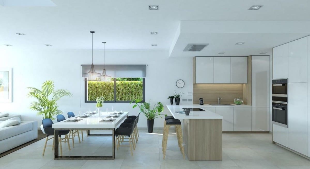 4 makuuhuone Huvila myytävänä paikassa Marbella mukana uima-altaan 
autotalli - 389 000 € (Ref: 9725419)