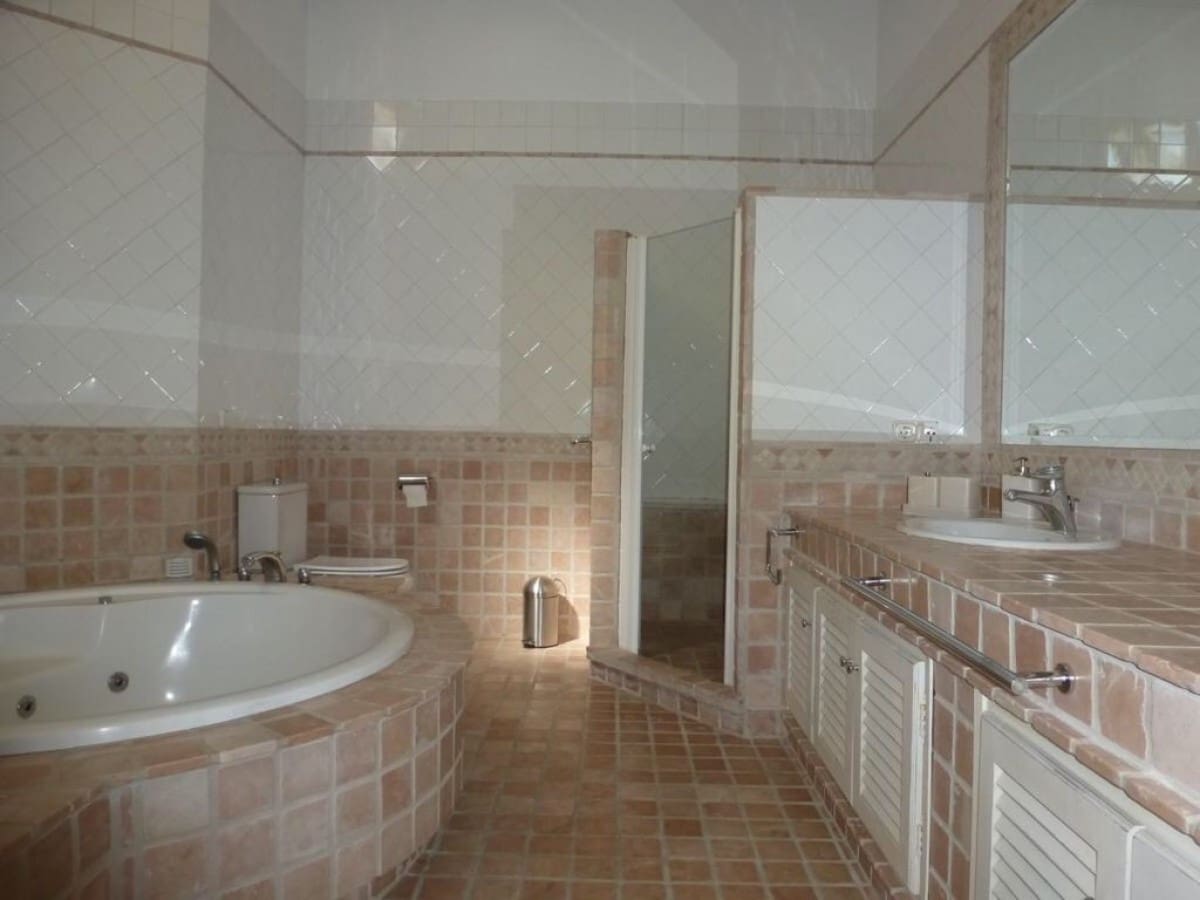 Chalet de 6 habitaciones en Marbella en venta con piscina - 2.950.000 € (Ref: 9725425)