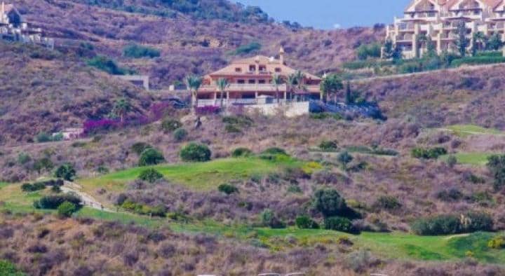 2 soverom Penthouse til salgs i La Cala de Mijas med svømmebasseng garasje - € 305 000 (Ref: 9725426)