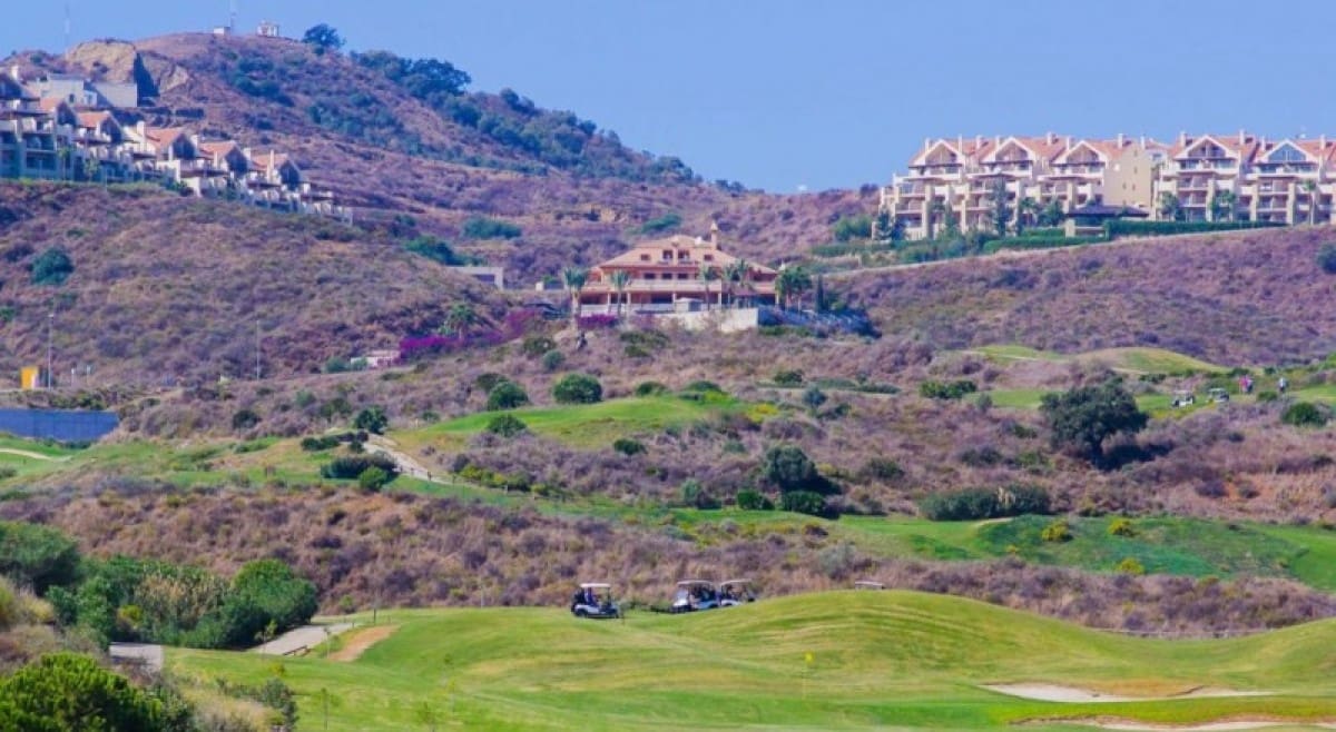 2 soverom Penthouse til salgs i La Cala de Mijas med svømmebasseng garasje - € 305 000 (Ref: 9725426)