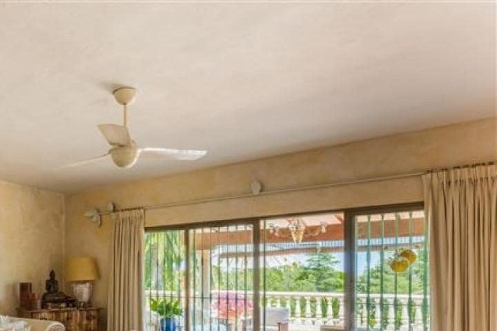 5 soverom Villa til salgs i Benahavis med svømmebasseng - € 1 795 000 (Ref: 9725431)