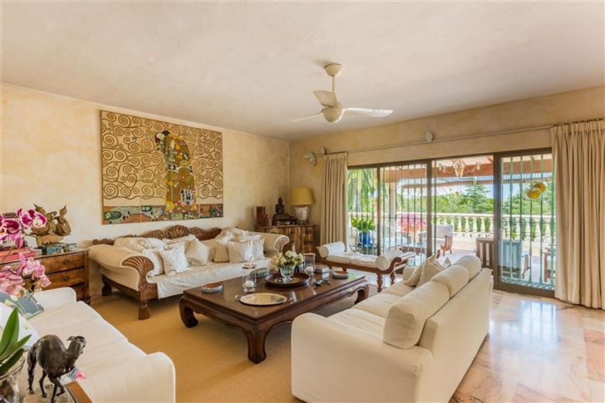 5 soverom Villa til salgs i Benahavis med svømmebasseng - € 1 795 000 (Ref: 9725431)