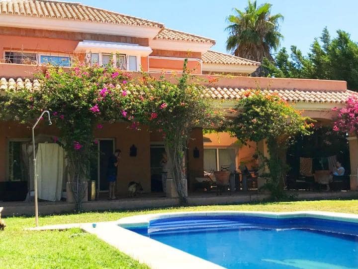 4 Zimmer Villa zu verkaufen in Marbella mit Pool Garage - 1.575.000 € (Ref: 9725438)