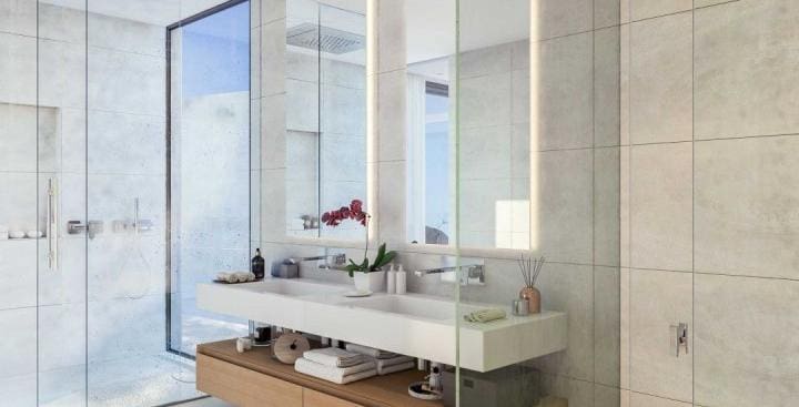 4 bedroom Villa for sale in Estepona with pool garage - € 1,295,000 (Ref: 9725448)