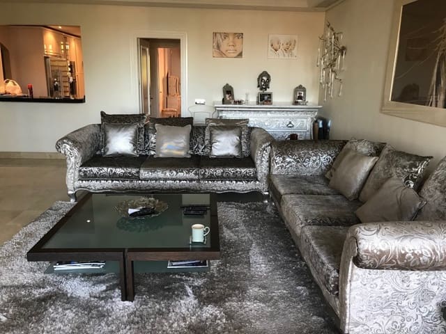 3 soveværelse Penthouse til salg i Puerto Banus, Marbella med swimmingpool garage - € 1.275.000 (Ref: 9725460)