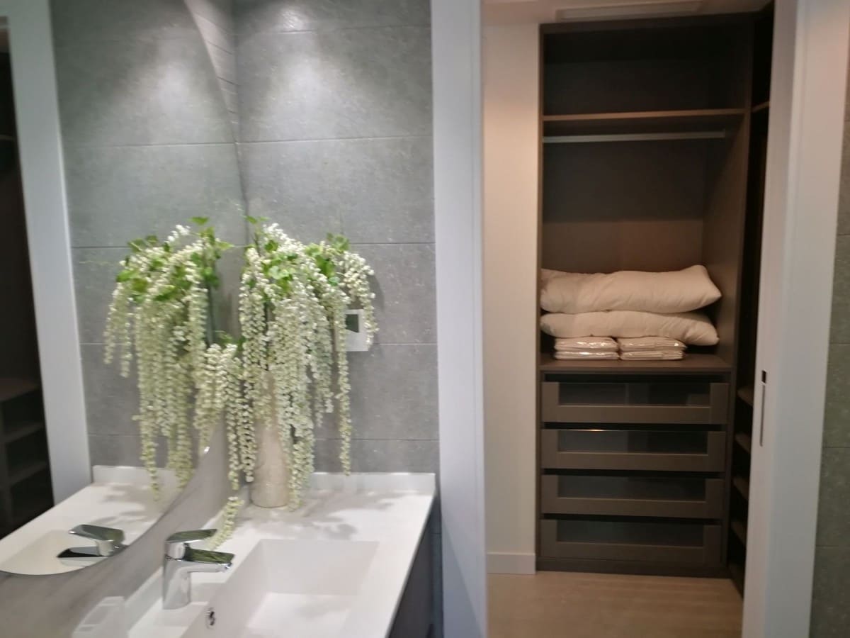 5 slaapkamer Villa te koop in Marbella met zwembad garage - € 1.795.000 (Ref: 9725466)