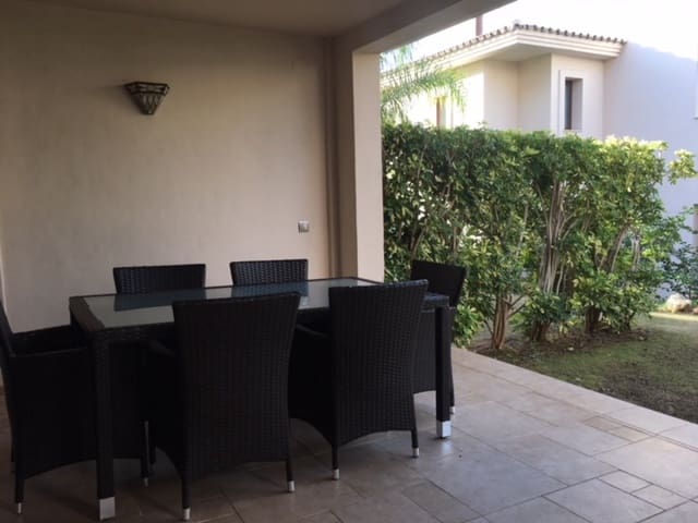 3 quarto Apartamento para venda em Puerto Banus, Marbella com piscina garagem - 525 000 € (Ref: 9725470)