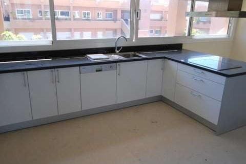 3 chambre Penthouse à vendre à Marbella avec piscine - 1 240 000 € (Ref: 9725474)