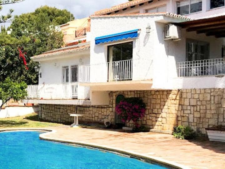 4 soverom Villa til salgs i Marbella med svømmebasseng garasje - € 998 000 (Ref: 9725475)