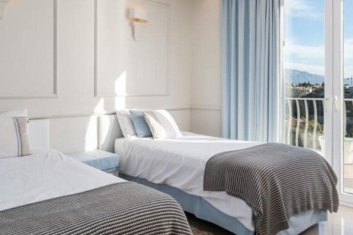 9 soveværelse Villa til salg i Benahavis med swimmingpool garage - € 2.795.000 (Ref: 9725480)