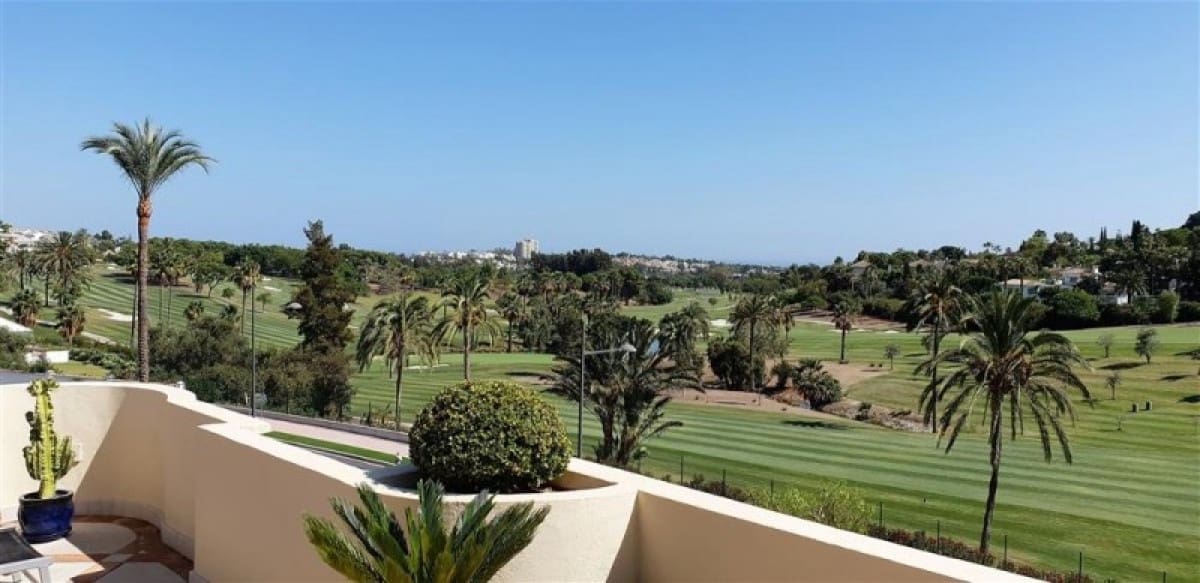 2 soverom Penthouse til salgs i Marbella med svømmebasseng garasje - € 495 000 (Ref: 9725486)
