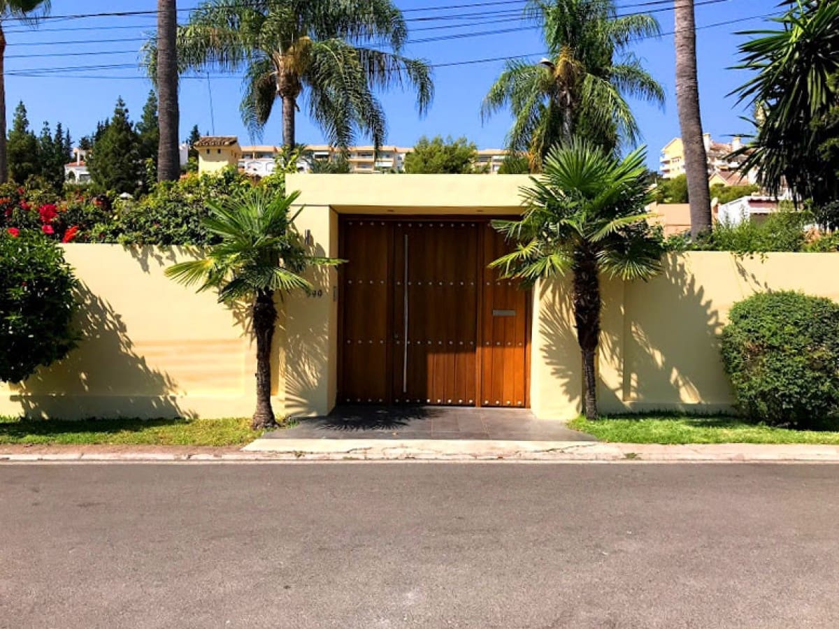 4 Zimmer Villa zu verkaufen in Marbella mit Pool Garage - 1.395.000 € (Ref: 9725487)