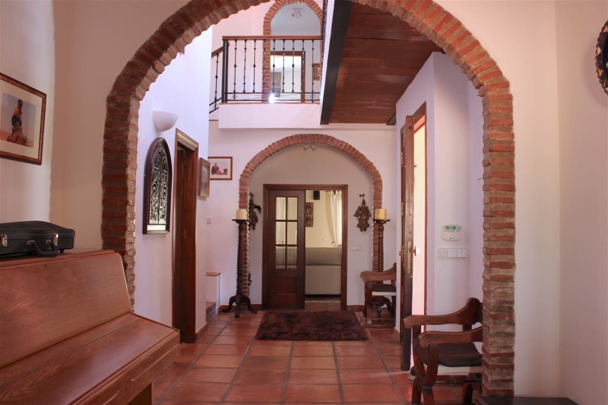 6 chambre Villa/Maison à vendre à Estepona avec piscine garage - 1 615 000 € (Ref: 9725488)