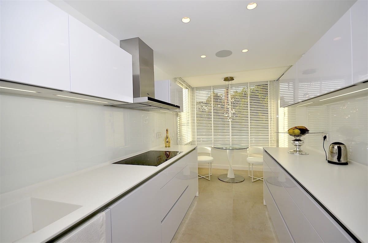 4 bedroom Penthouse for sale in Marbella with pool garage - € 2,495,000 (Ref: 9725490)