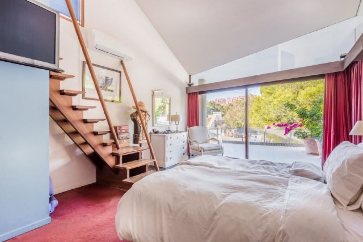 2 bedroom Villa for sale in Marbella with pool - € 2,199,500 (Ref: 9725493)