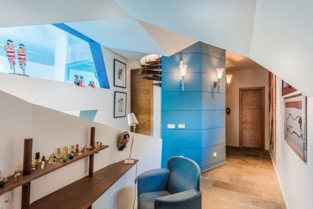 2 bedroom Villa for sale in Marbella with pool - € 2,199,500 (Ref: 9725493)