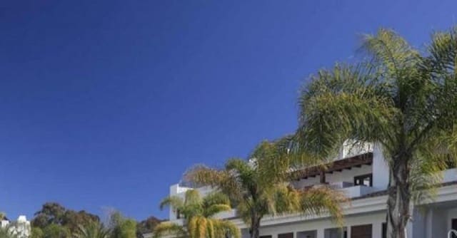 3 bedroom Penthouse for sale in Estepona with pool garage - € 2,150,000 (Ref: 9725500)