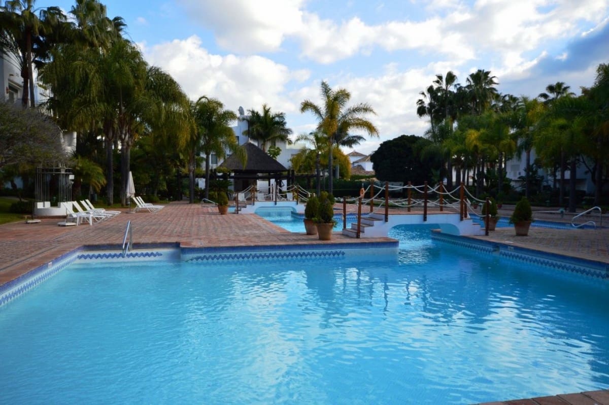 Apartamento de 2 habitaciones en Golden Mile en venta con piscina garaje - 2.500.000 € (Ref: 9725503)