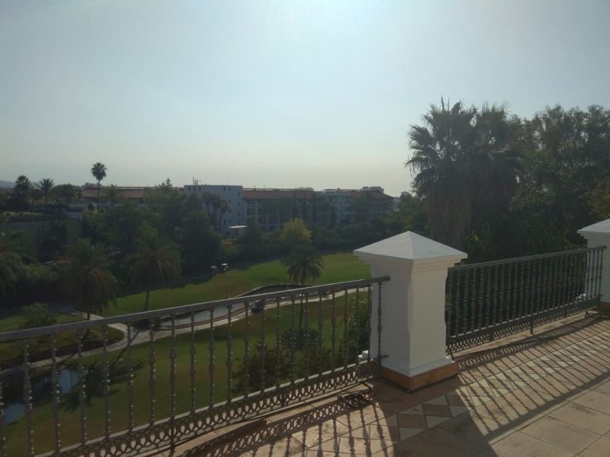 6 soveværelse Villa til salg i Marbella med swimmingpool - € 1.950.000 (Ref: 9725508)