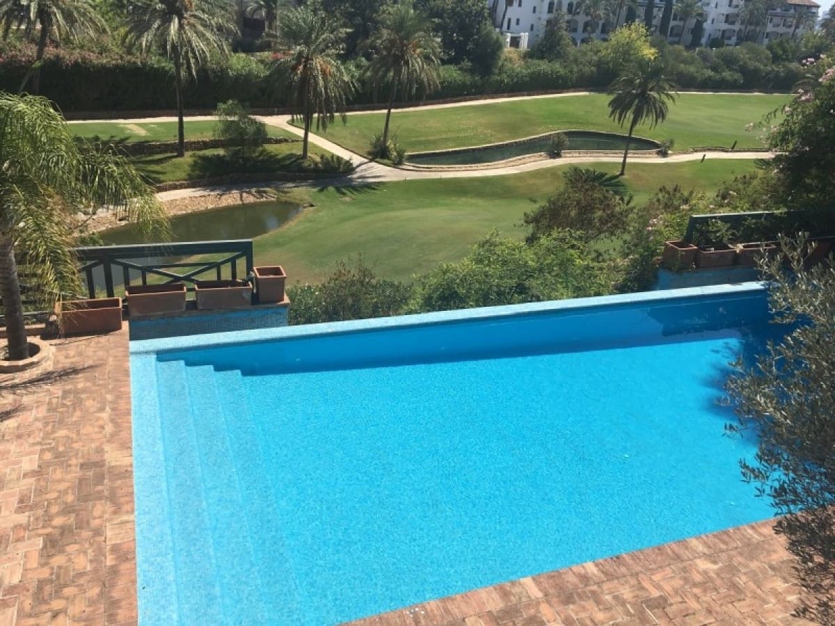 6 soveværelse Villa til salg i Marbella med swimmingpool - € 1.950.000 (Ref: 9725508)