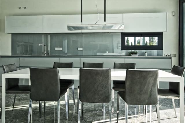 4 slaapkamer Villa te koop in Benahavís met zwembad garage - € 3.700.000 (Ref: 9725515)