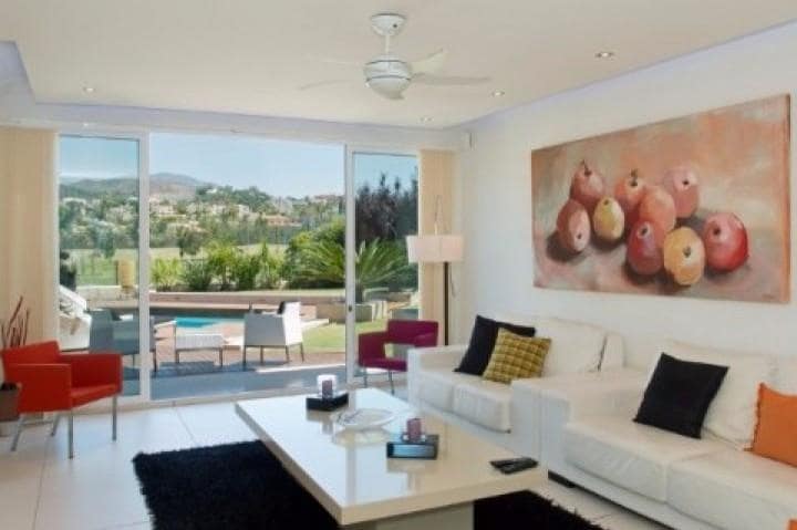 5 soveværelse Villa til salg i Marbella med swimmingpool garage - € 2.499.000 (Ref: 9725518)