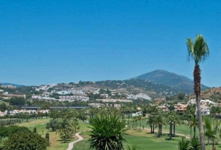 5 soveværelse Villa til salg i Marbella med swimmingpool garage - € 2.499.000 (Ref: 9725518)