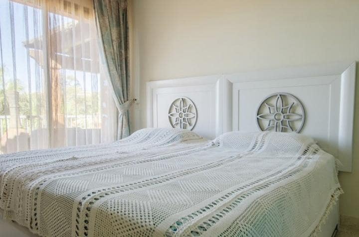 3 quarto Penthouse para venda em Benahavis com piscina garagem - 459 000 € (Ref: 9725521)