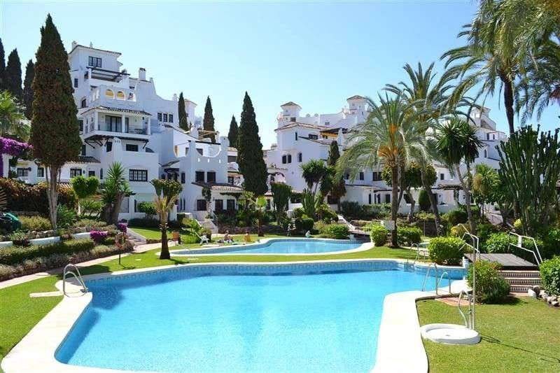 2 sypialnia Apartament na sprzedaż w Marbella z basenem - 450 000 € (Ref: 9725531)