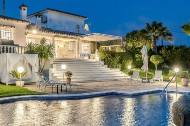 5 bedroom Villa for sale in Marbella with pool garage - € 2,650,000 (Ref: 9725533)