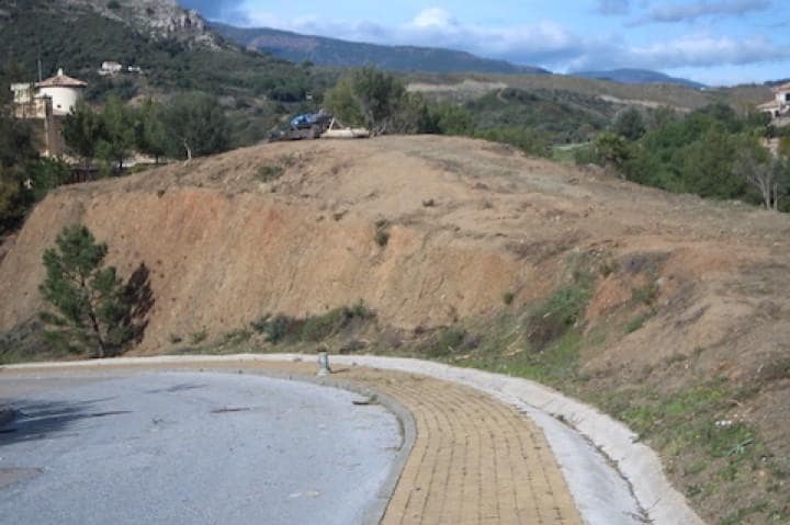 Terrain à Bâtir à vendre à Benahavis - 850 000 € (Ref: 9725540)