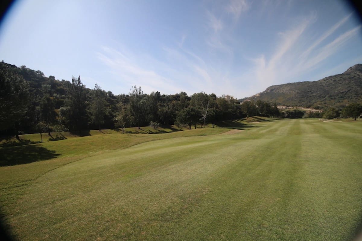 Terrain à Bâtir à vendre à Benahavis - 850 000 € (Ref: 9725540)