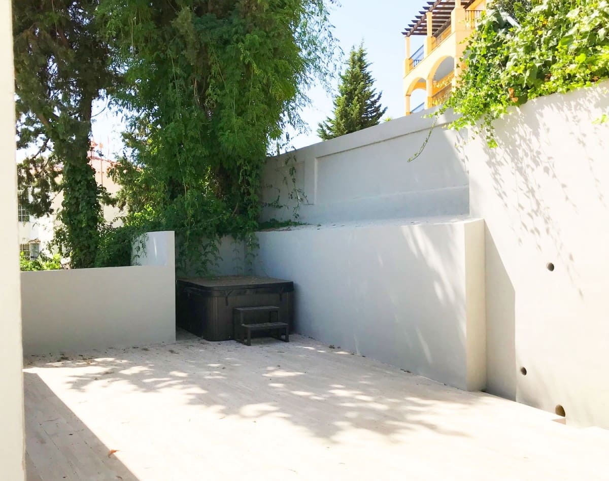 2 Zimmer Apartment zu verkaufen in Marbella mit Pool - 369.000 € (Ref: 9725541)