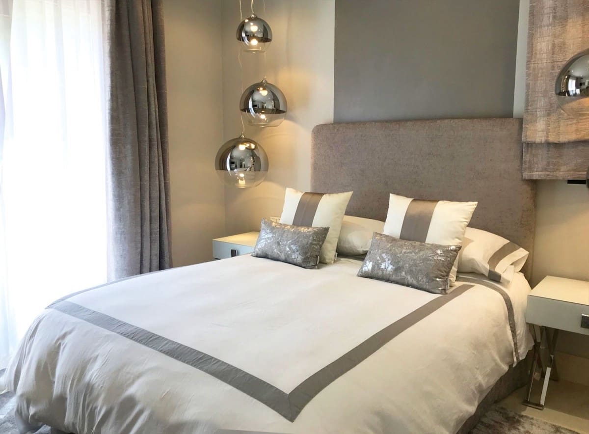 5 bedroom Villa for sale in Marbella with pool garage - € 2,350,000 (Ref: 9725543)